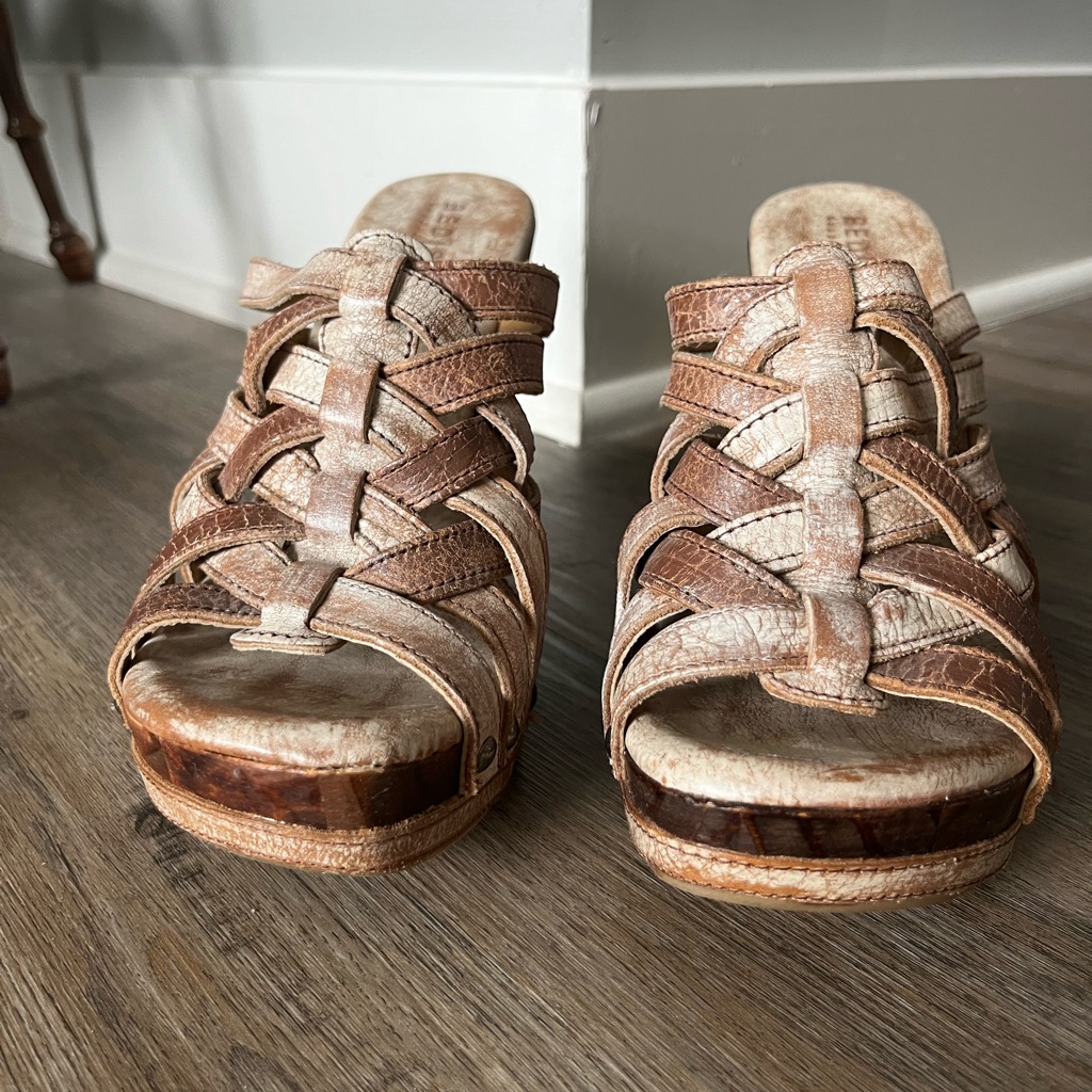 Bed|Stu Wedge Sandles, Size 9